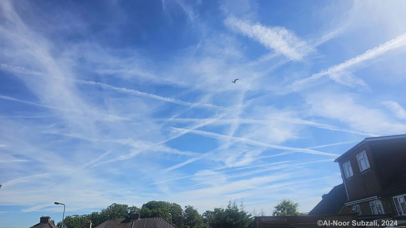 Chemtrails over High Wycombe, UK